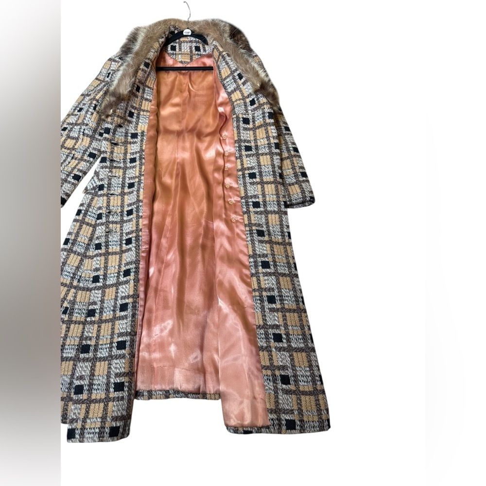 Vintage Tweed and Raccoon, Penny Lane fur coat, medium - Picture 10 of 10